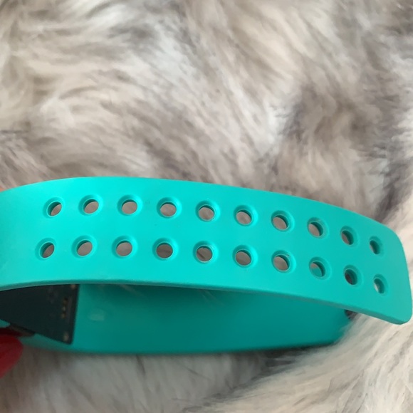 EDI Fitness and Activity Tracker - Picture 8 of 16